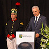Verleihung des Verdienstordens durch Ministerpr&auml;sident Stanislaw Tillich (r.) an Professor Yadegar Asisi, Berlin (2.v.l.) 