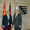 Am 16. Februar 2016 empfing Ministerpr&auml;sident Stanislaw Tillich den Botschafter der Mongolei, S.E. Bolor Tsolmon, zum Antrittsbesuch in der S&auml;chsischen Staatskanzlei.